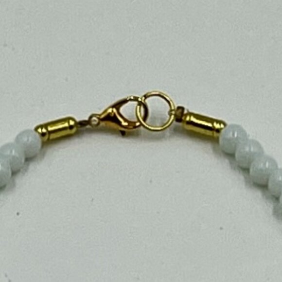 Unique Handcrafted Women's Necklace with Elegant Beadwork - Picture 6 of 9